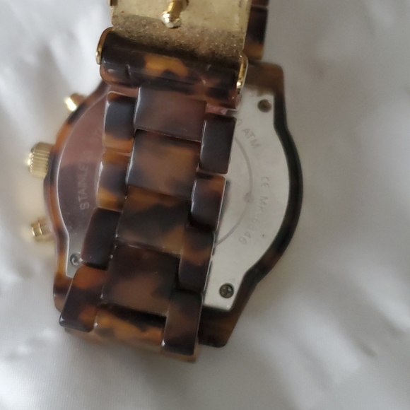 MK6346 Gold and tortoise watch - Picture 3 of 4
